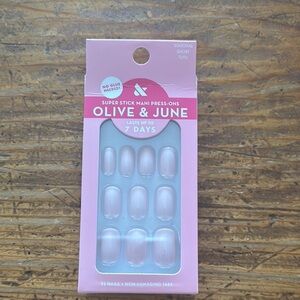 Pink Press-On Nails by Olive & June